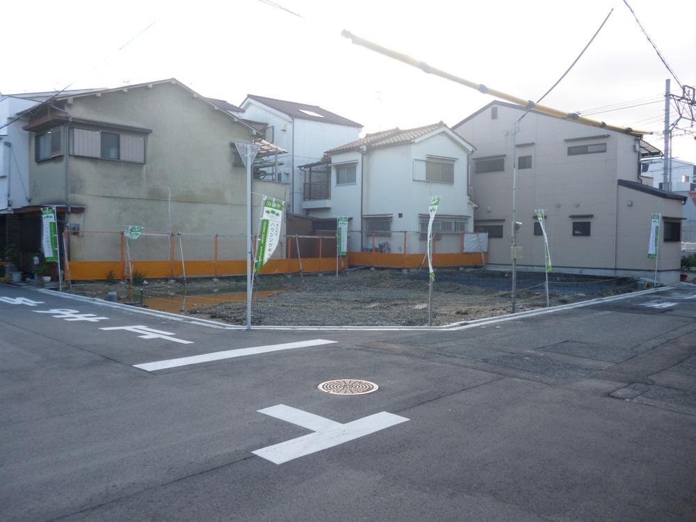 Local photos, including front road. Local (11 May 2013) Shooting