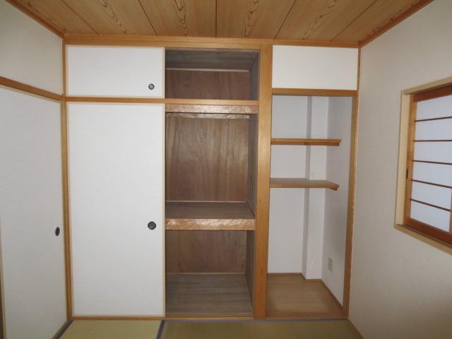 Receipt. First floor Japanese-style room storage