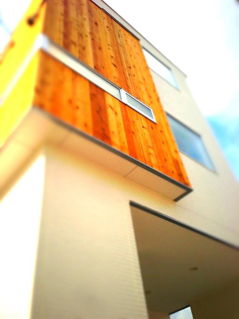 Local appearance photo. Local (April 2013) Shooting Solid wood outer wall of fire protection certification is still there is a genuine feeling