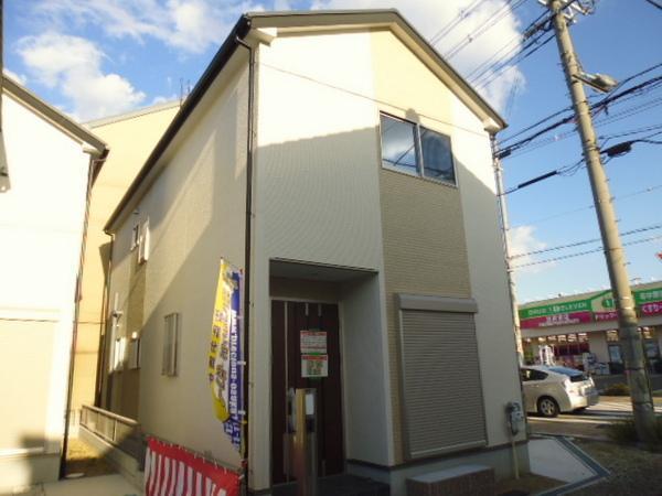 Local appearance photo. Convenient station walk 10 minutes to commute