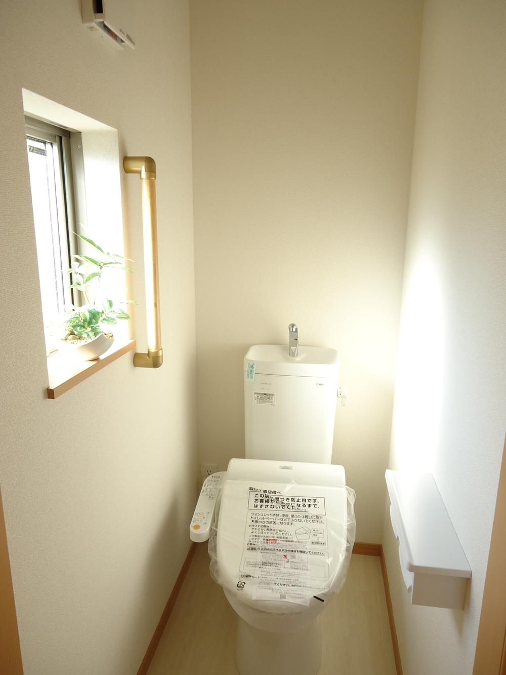 Toilet. Hirano Hiranohigashi 4-chome 4LDK3-story 2780 ~ 31,800,000 yen 4 compartment Has been greatly discount  [Local sales company T ・ M planning (Co.) 06-6627-7007] Please do not hesitate to contact us ◆