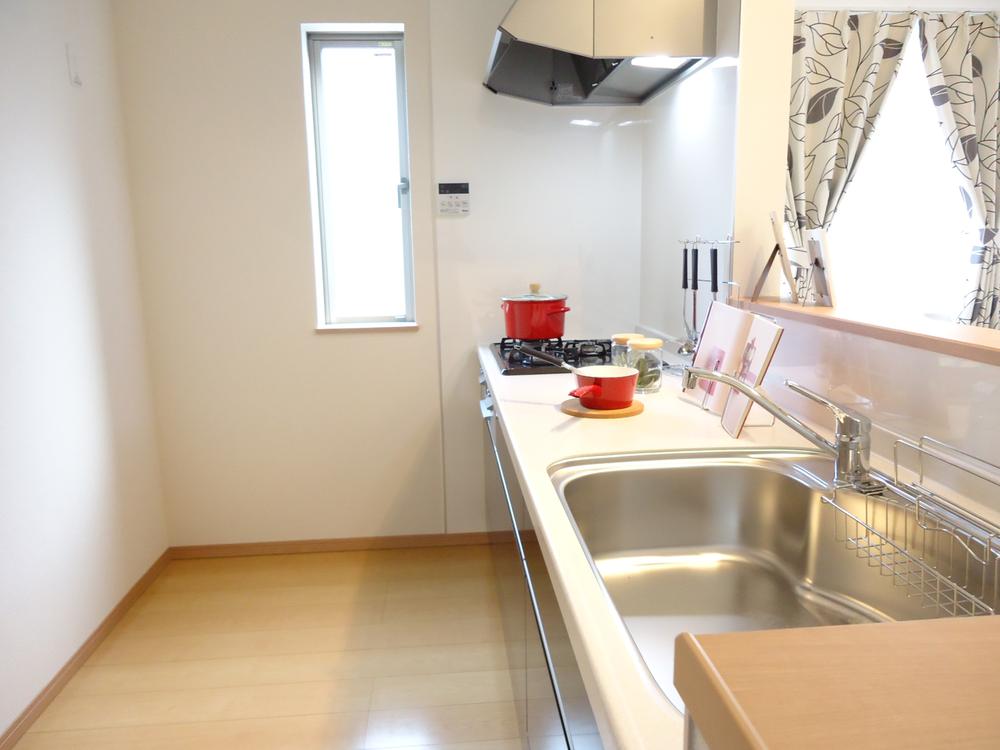 Kitchen. Hirano Hiranohigashi 4-chome 4LDK3-story 2780 ~ 31,800,000 yen 4 compartment Has been greatly discount  [Local sales company T ・ M planning (Co.) 06-6627-7007] Please do not hesitate to contact us ◆