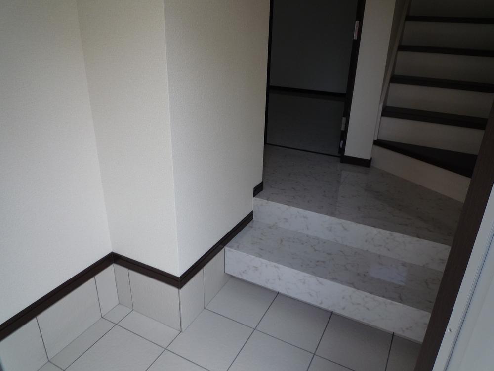 Entrance. Entrance (inside)