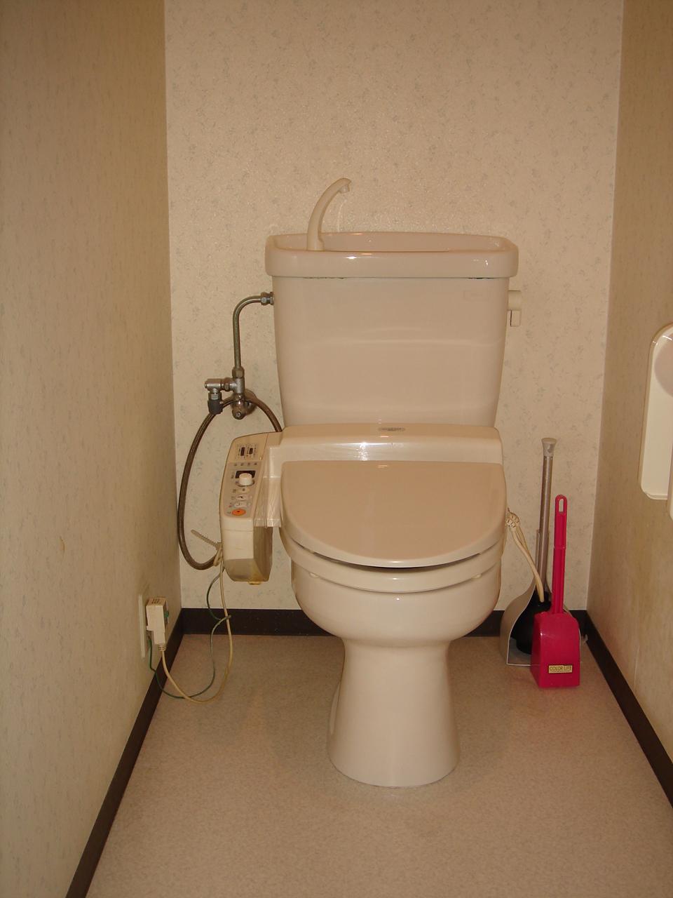 Toilet. Indoor (12 May 2013) Shooting