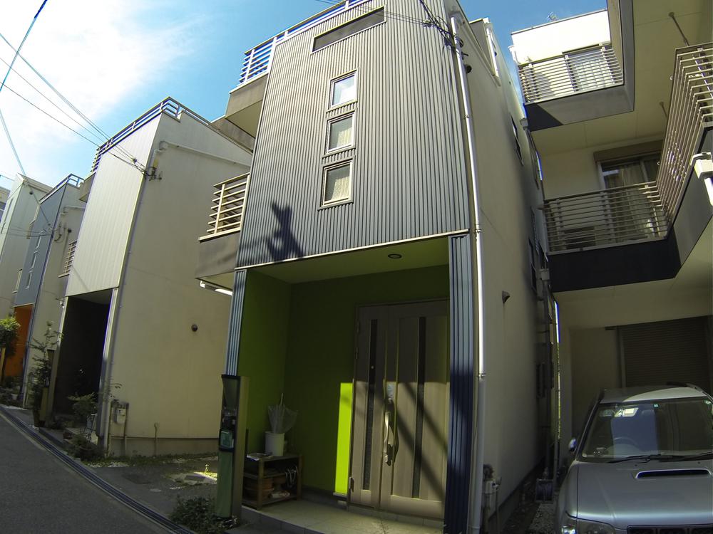 Local appearance photo