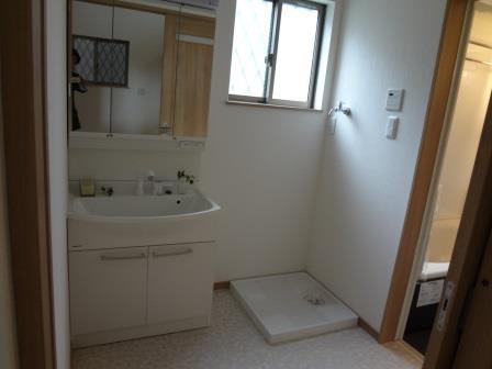 Wash basin, toilet. Indoor (June 2013) Shooting