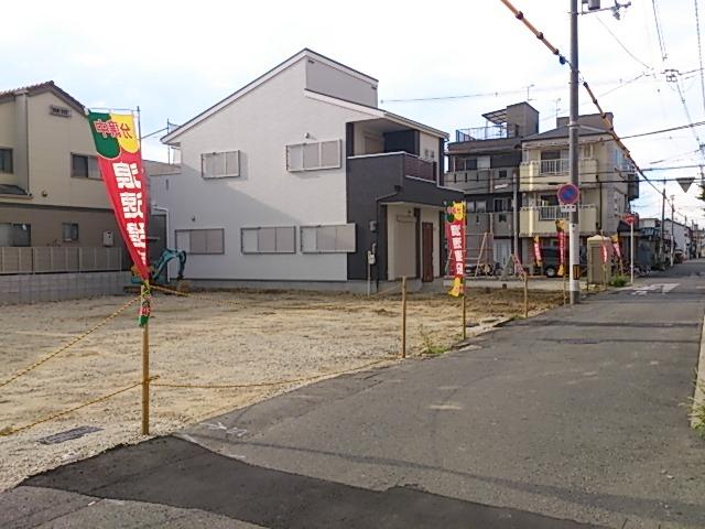 Local photos, including front road. Local (September 2013) Shooting