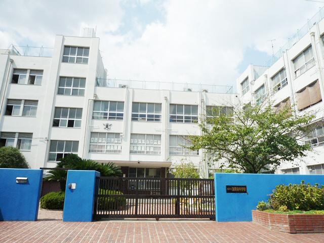 Other. Kamiminami junior high school (junior high school) Walk 11 minutes