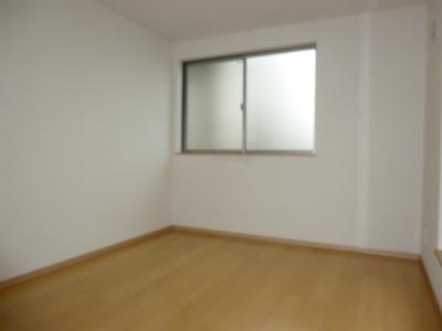 Non-living room. Local (11 May 2013) Shooting