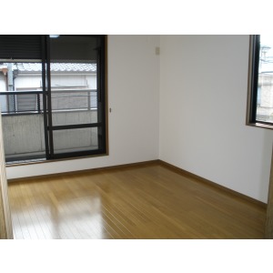 Living and room. Western-style 6.2 Pledge (west)