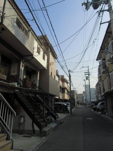 Local photos, including front road. Also happy super near mom