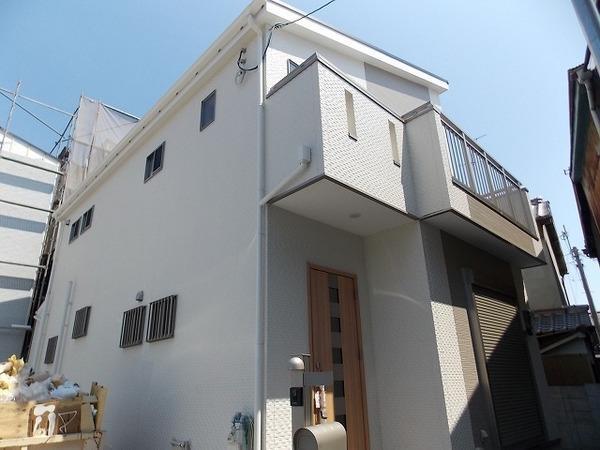 Same specifications photos (appearance). We propose a "house where the family can live happily."