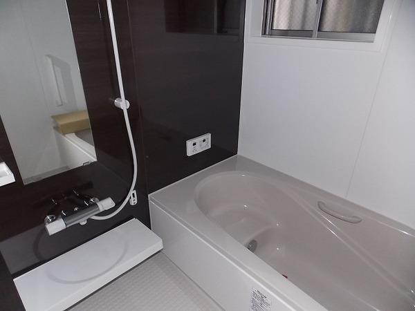 Same specifications photo (bathroom). Spacious relax time in the bathroom