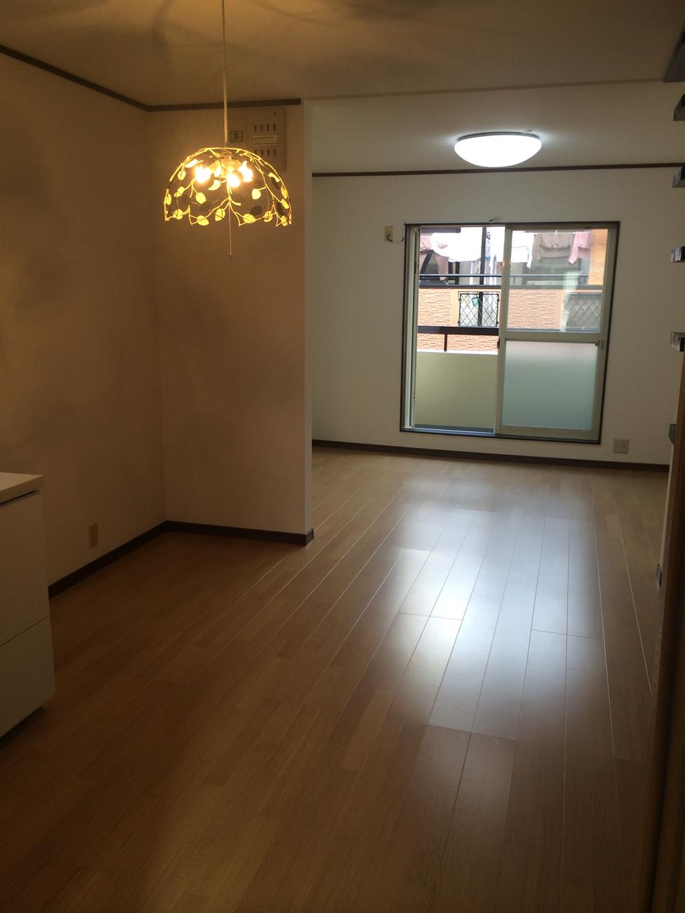 Living. Indoor (01 May 2014) Shooting