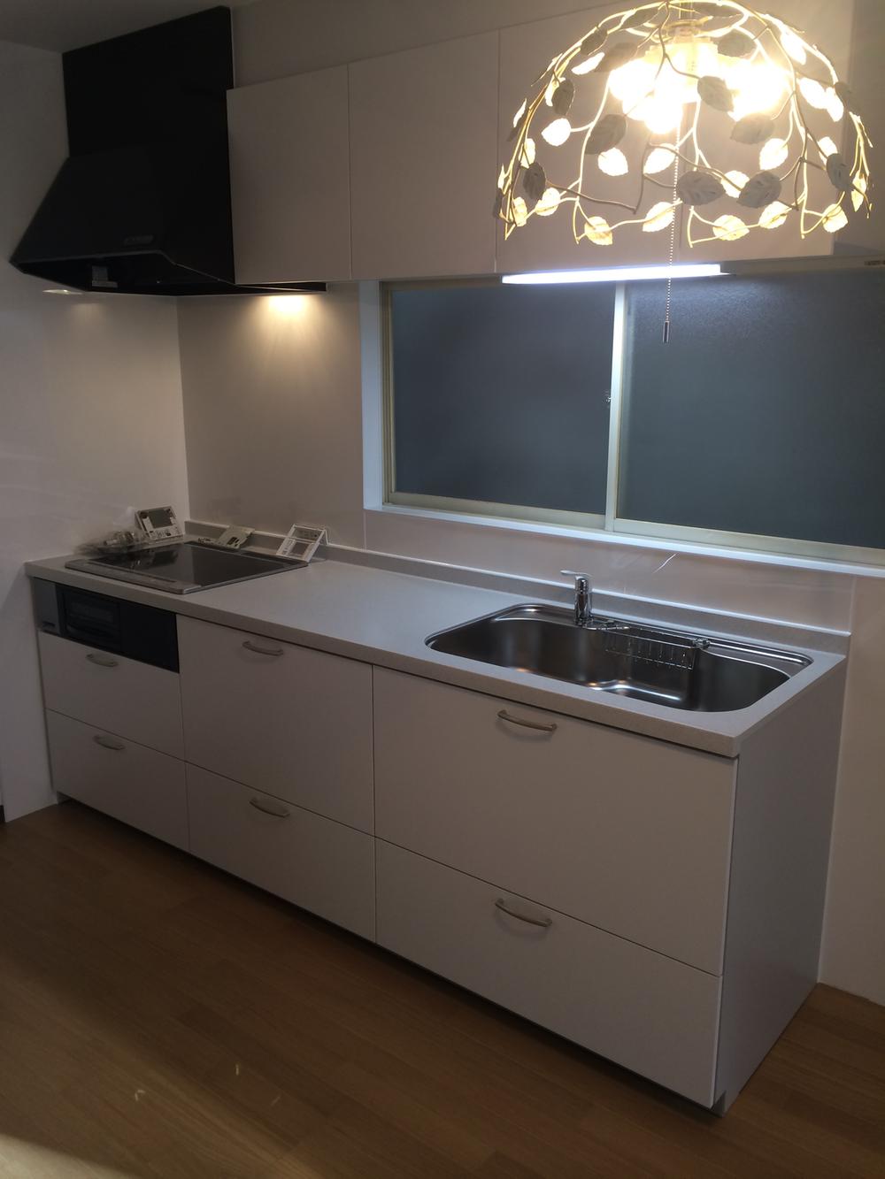 Kitchen. Indoor (01 May 2014) Shooting