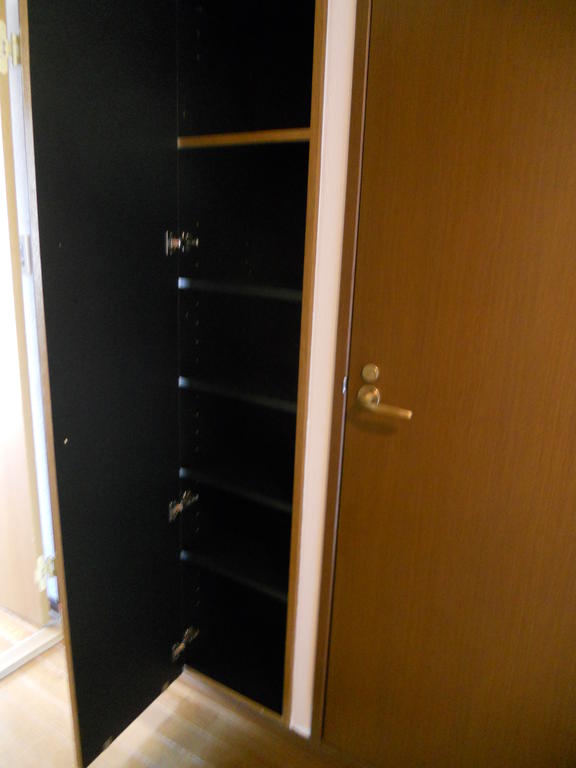 Other Equipment. Shoes BOX