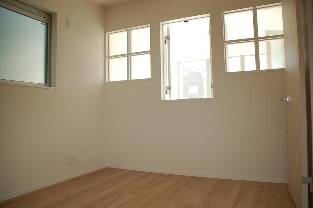 Same specifications photos (Other introspection). Same specifications Western-style construction cases