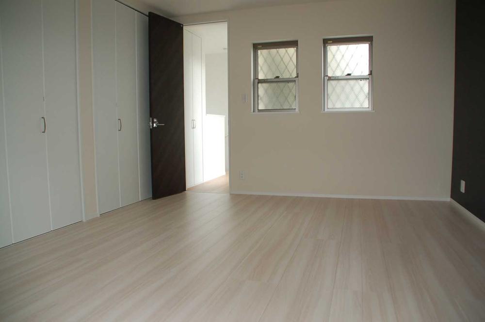 Same specifications photos (Other introspection). Same specifications Western-style construction cases