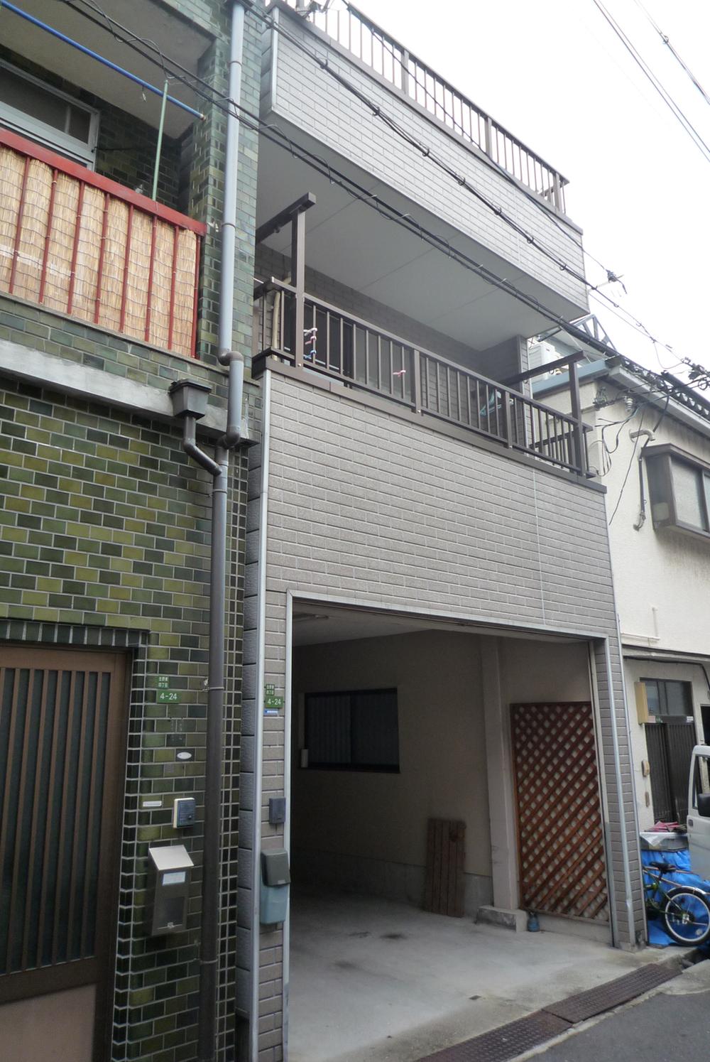 Local appearance photo. Local (10 May 2013) Shooting