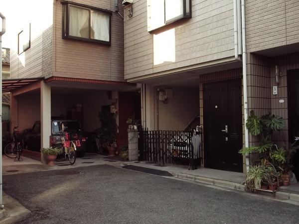 Local photos, including front road. A new lifestyle in a new space