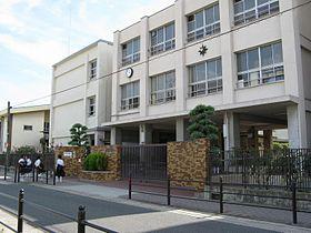 Junior high school. Osaka Tatsuhigashi Ikuno until junior high school 877m