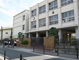 Junior high school. 223m to Osaka Municipal Shintatsumi junior high school (junior high school)