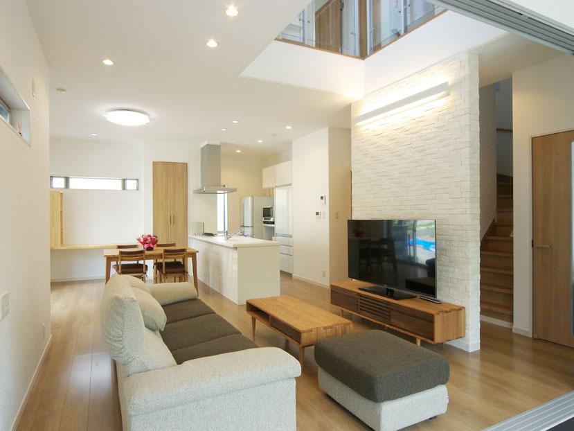 Same specifications photos (living). Welcoming the whole family, Spacious living 16 pledge (the company example of construction photos)