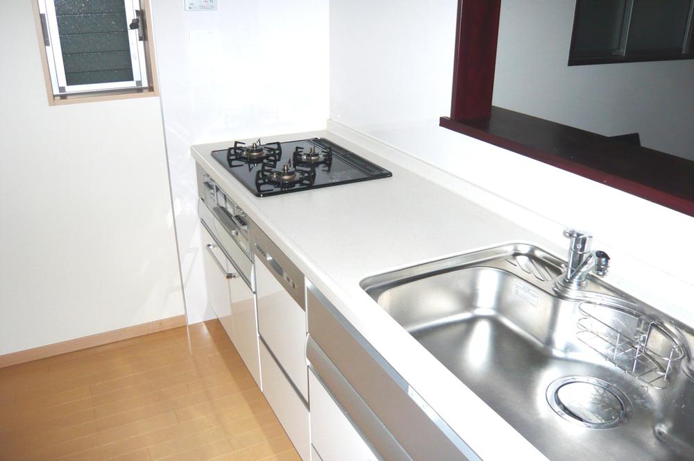 Kitchen. System kitchen with a dishwasher. 