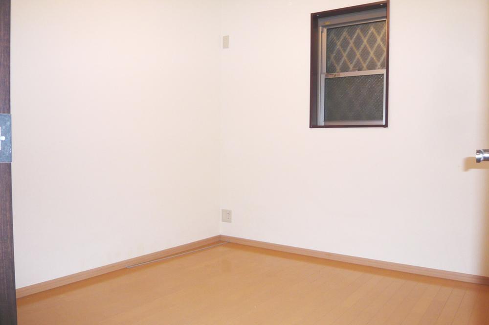 Non-living room. Indoor (September 2012) shooting