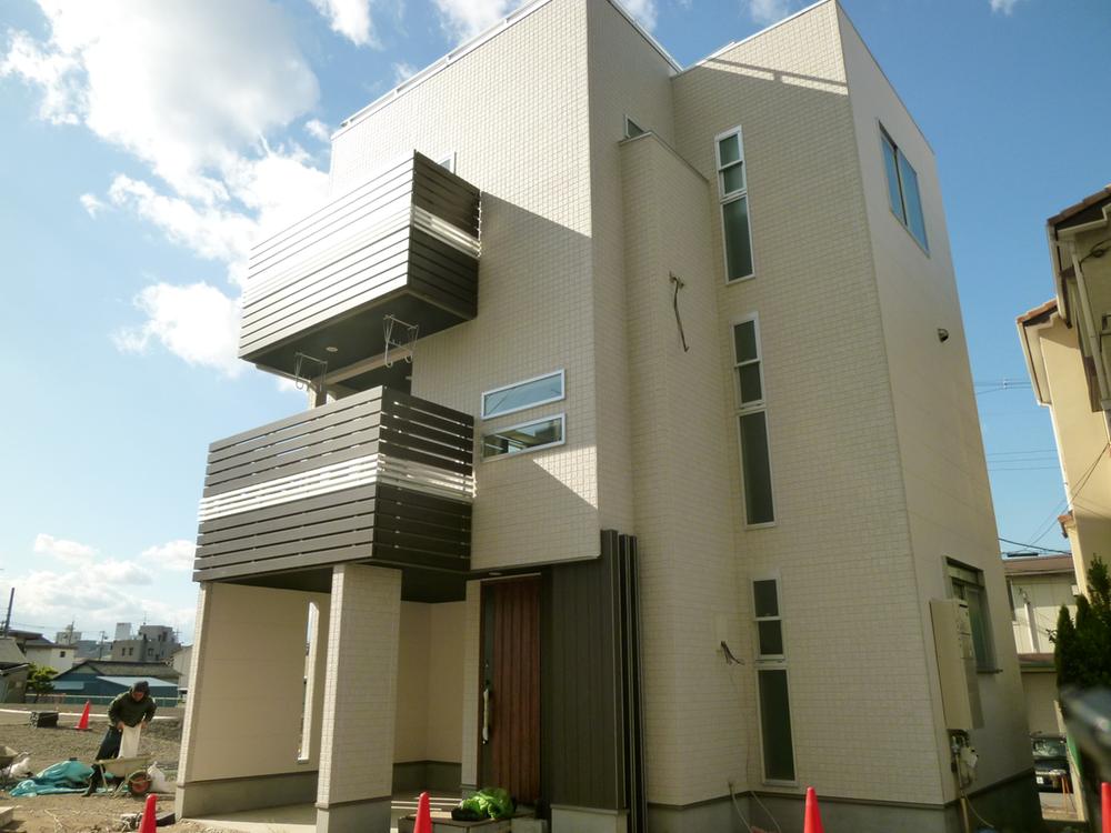 Local appearance photo. Example of construction