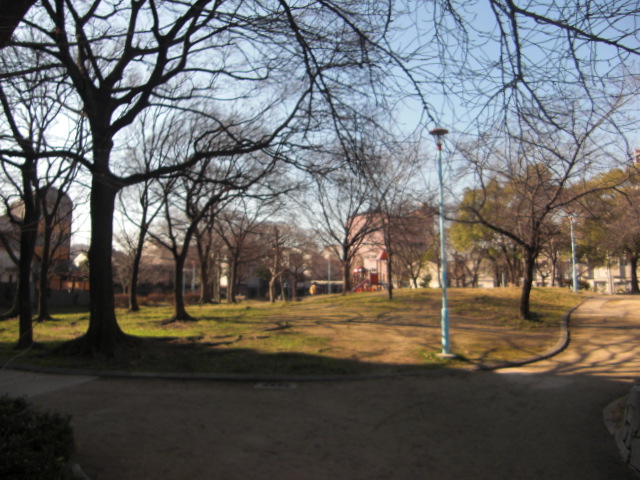 park. 789m until Ikunohigashi park (park)