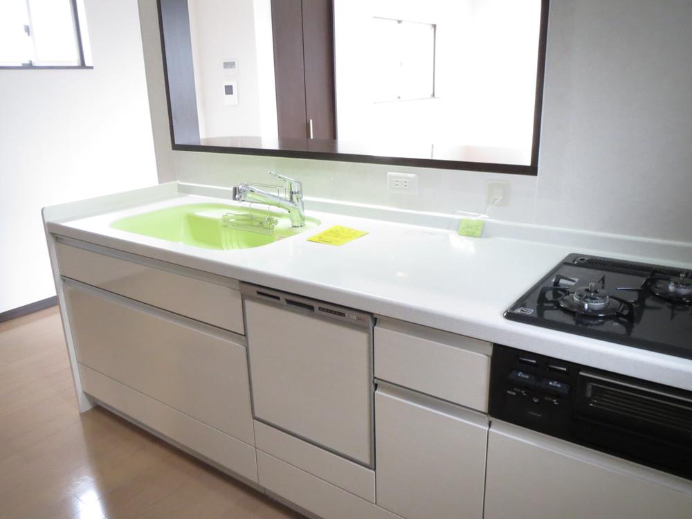 Kitchen. System Kitchen: dishwasher with
