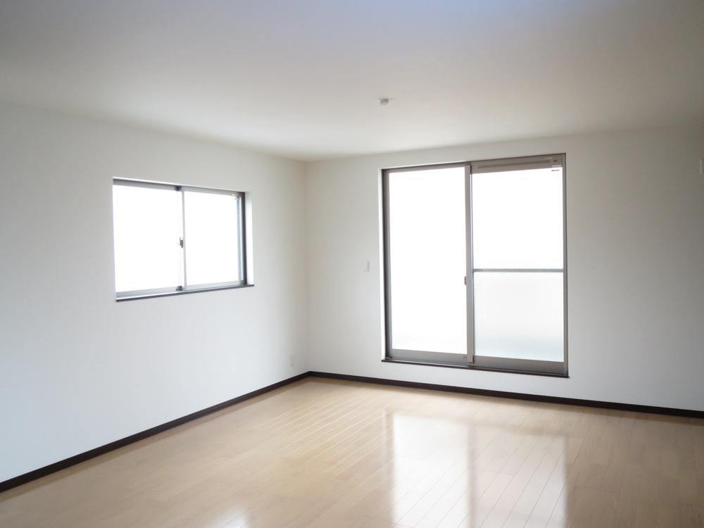 Living. Second floor: LDK21 Pledge