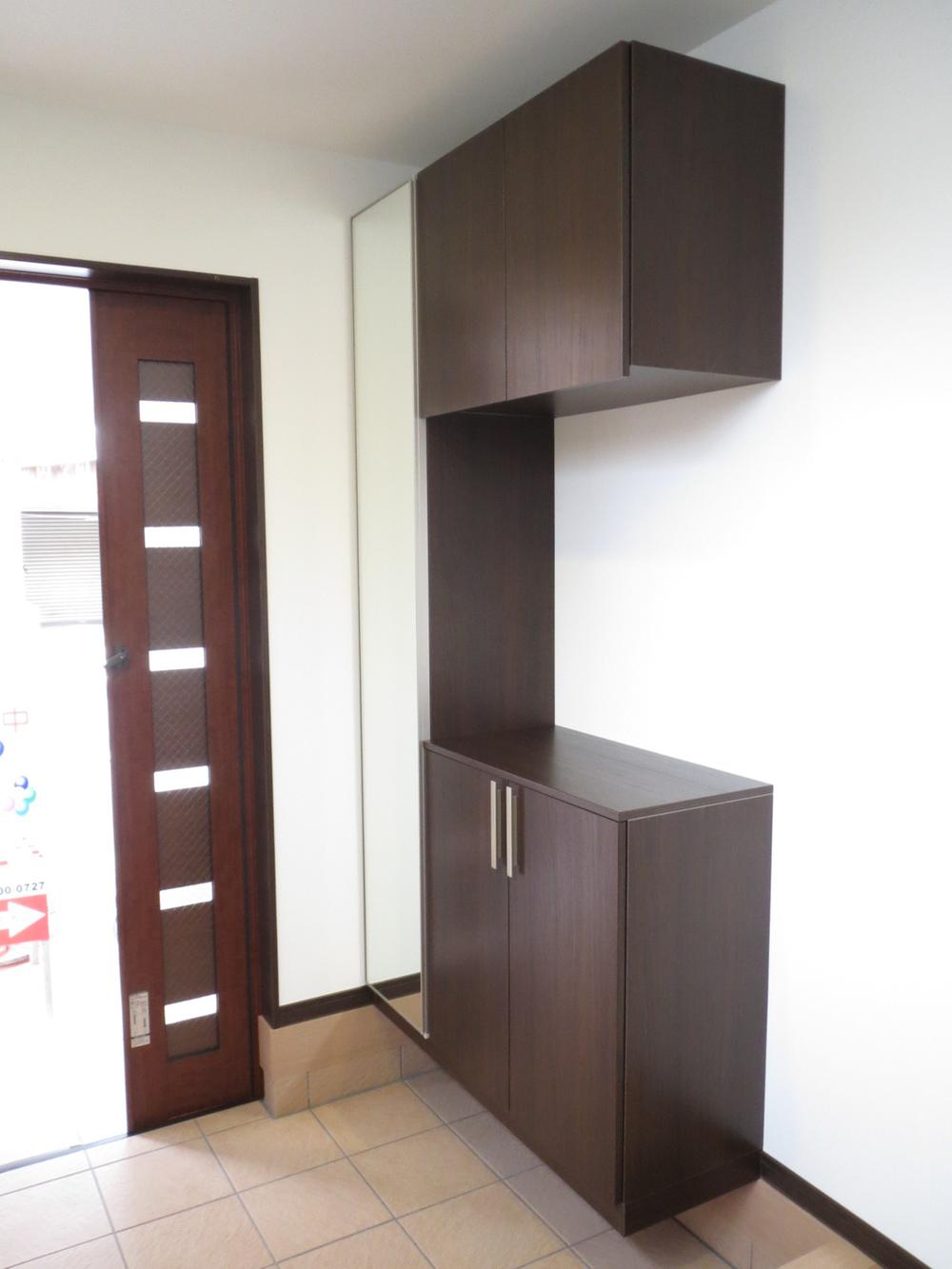 Entrance. Entrance storage