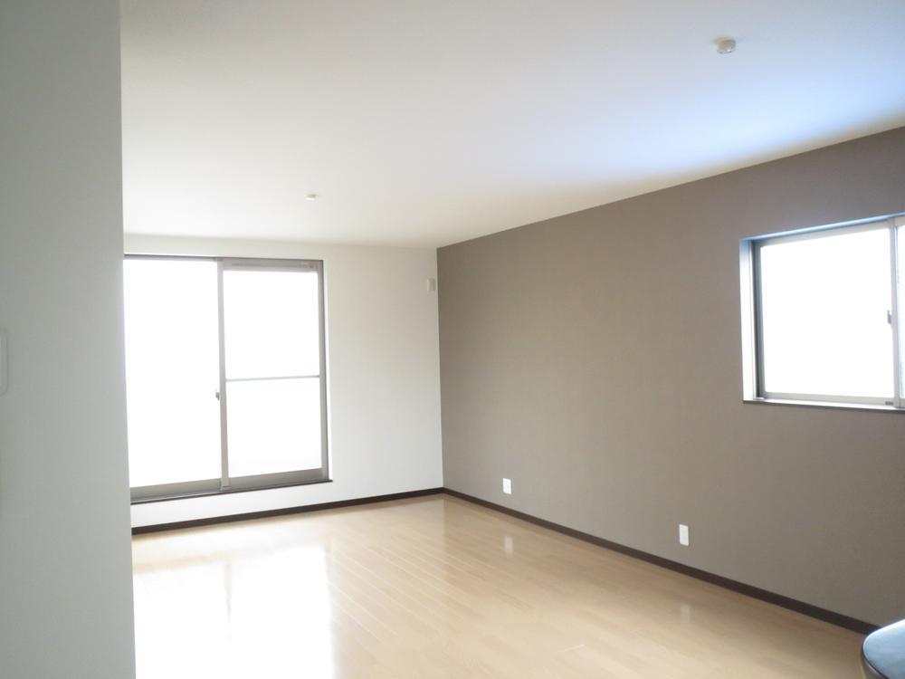 Living. LDK spacious 21 Pledge. In south-facing day is also well bright room.