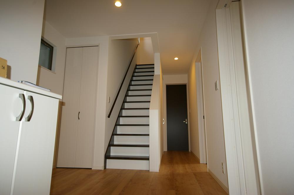 Entrance. Local (11 May 2013) Shooting