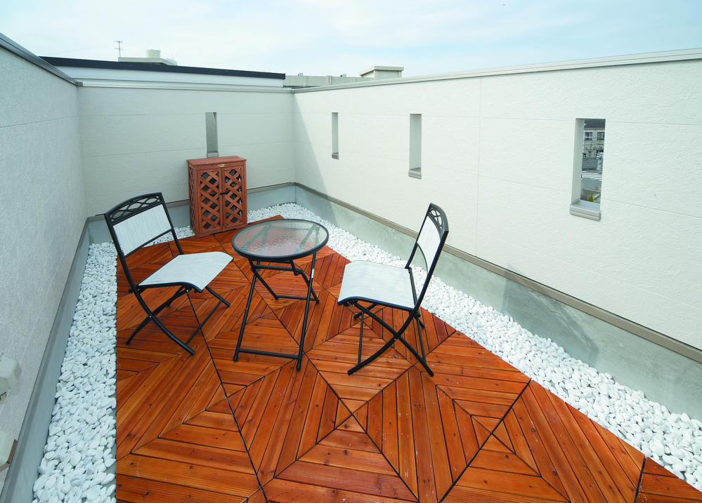 Balcony. One example same specifications