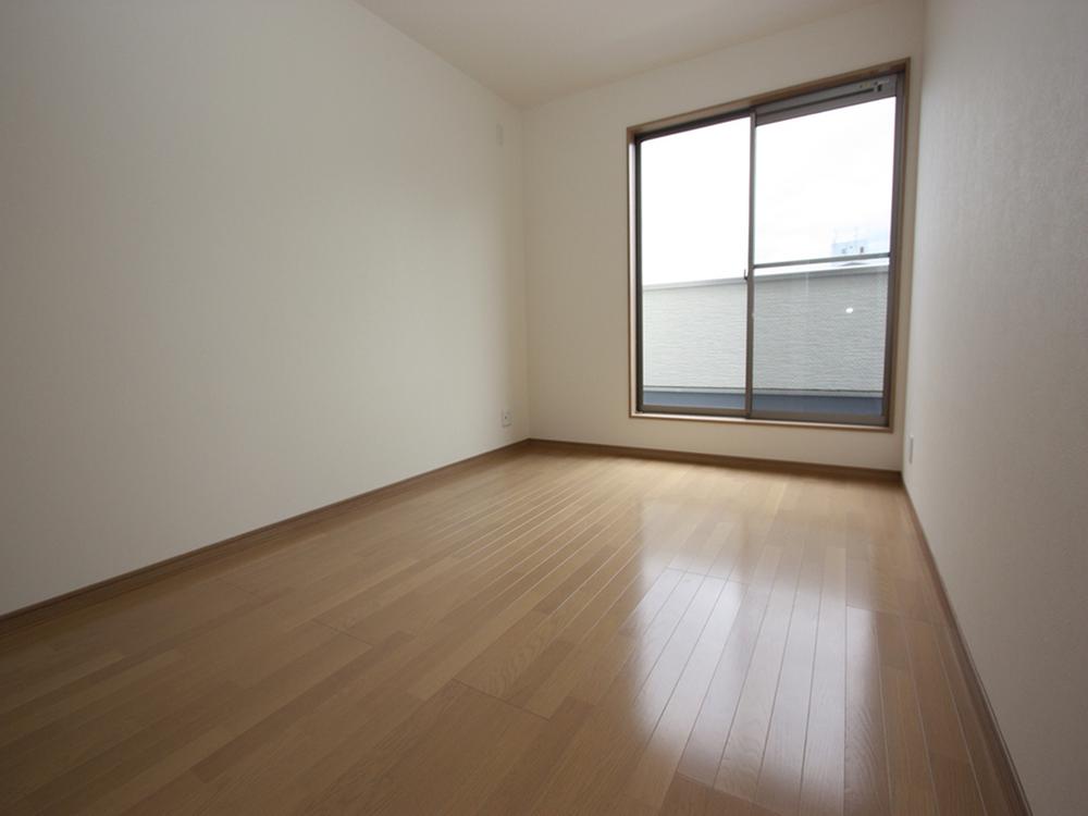 Non-living room. Bedroom