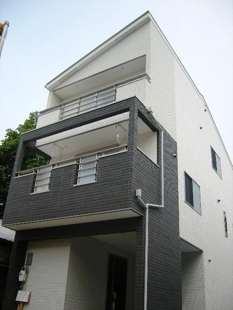 Rendering (appearance). Example of construction