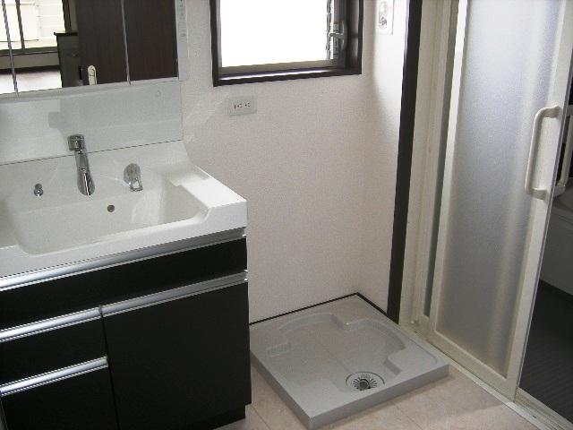 Wash basin, toilet. Example of construction