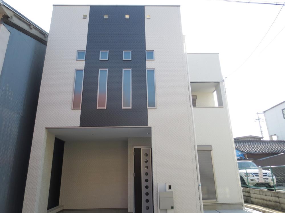 Local appearance photo. Local (12 May 2013) Shooting