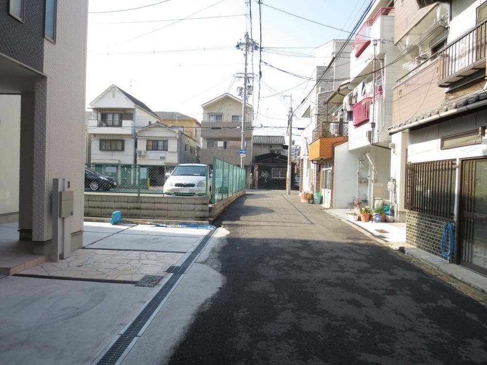 Local photos, including front road. Local (12 May 2013) Shooting