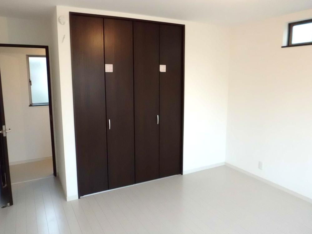 Non-living room. 3F Western-style will always enter the natural light.