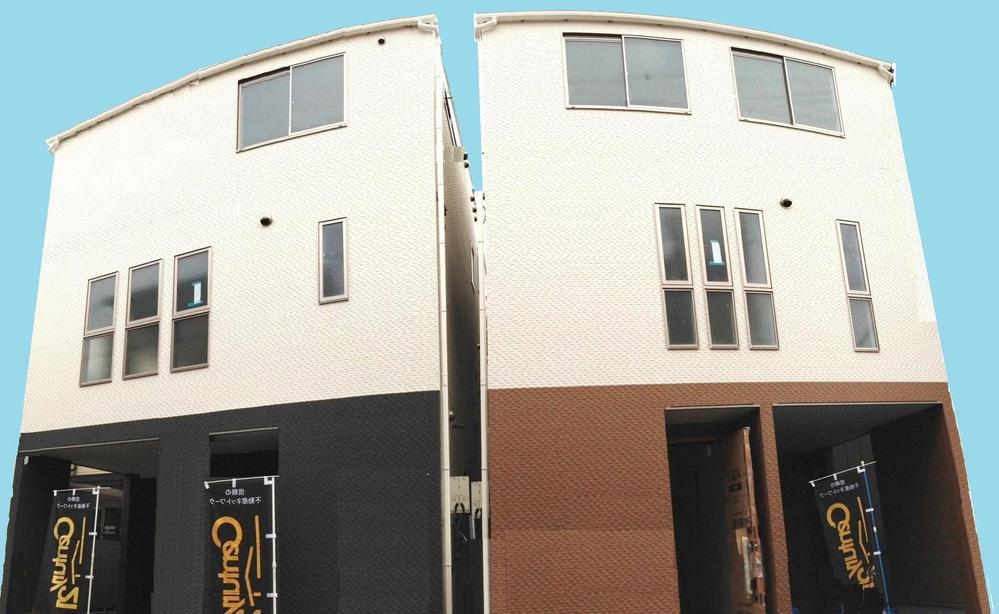 Local photos, including front road. Local sneak preview held in!