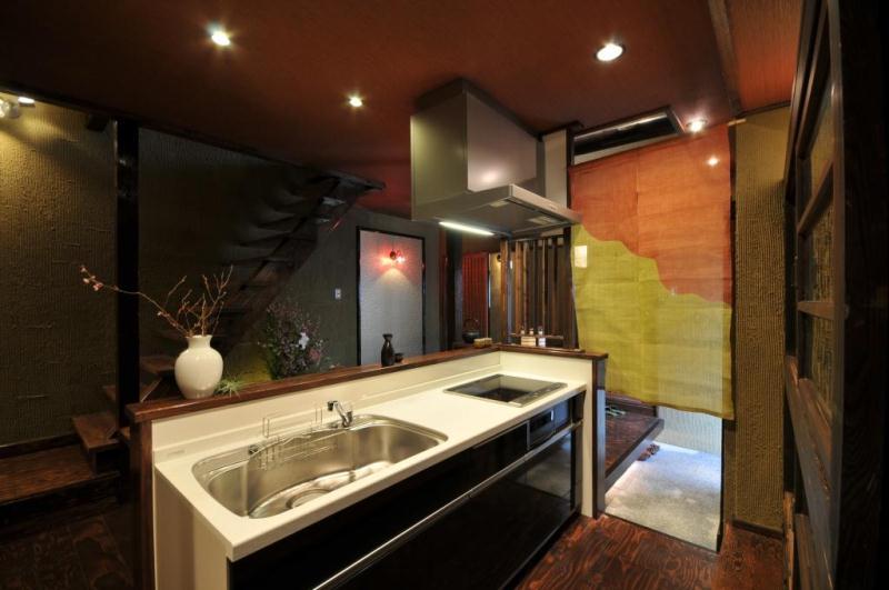 Kitchen. Taisho Roman ・ Kyomachi family tradition Reincarnation housing Series Calm (Local shooting)