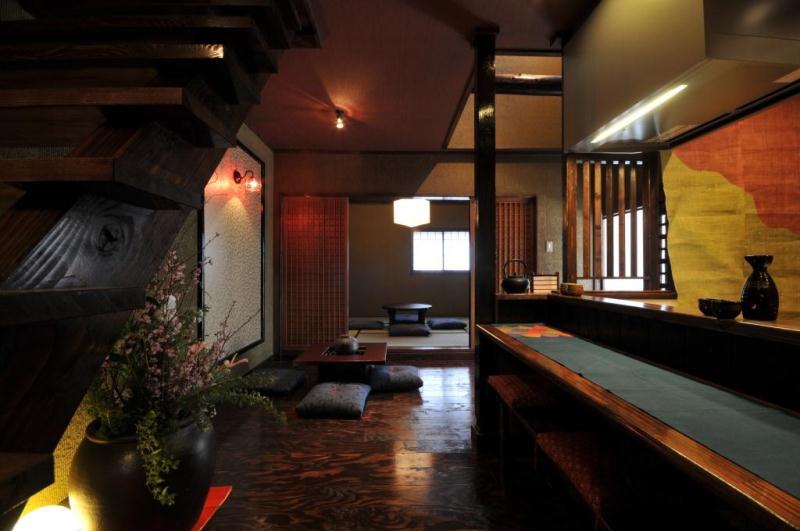 Living. Taisho Roman ・ Kyomachi family tradition Reincarnation housing Series Calm (Local shooting)