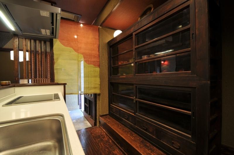 Kitchen. Taisho Roman ・ Kyomachi family tradition Reincarnation housing Series Calm (Local shooting)
