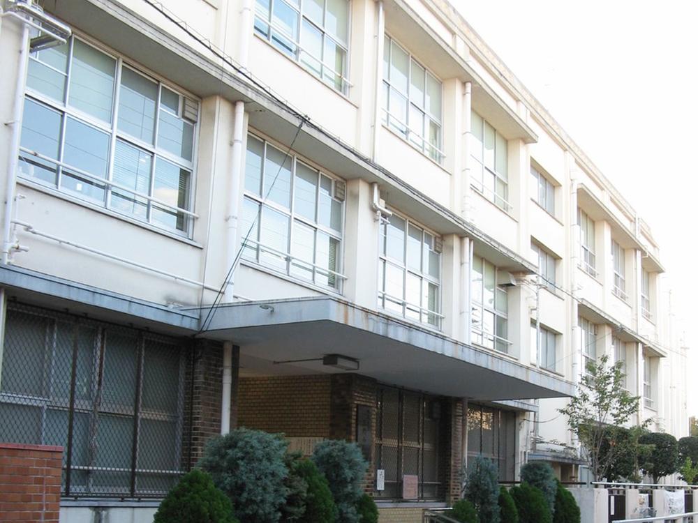 Primary school. 174m to Osaka Municipal Ikuno Elementary School