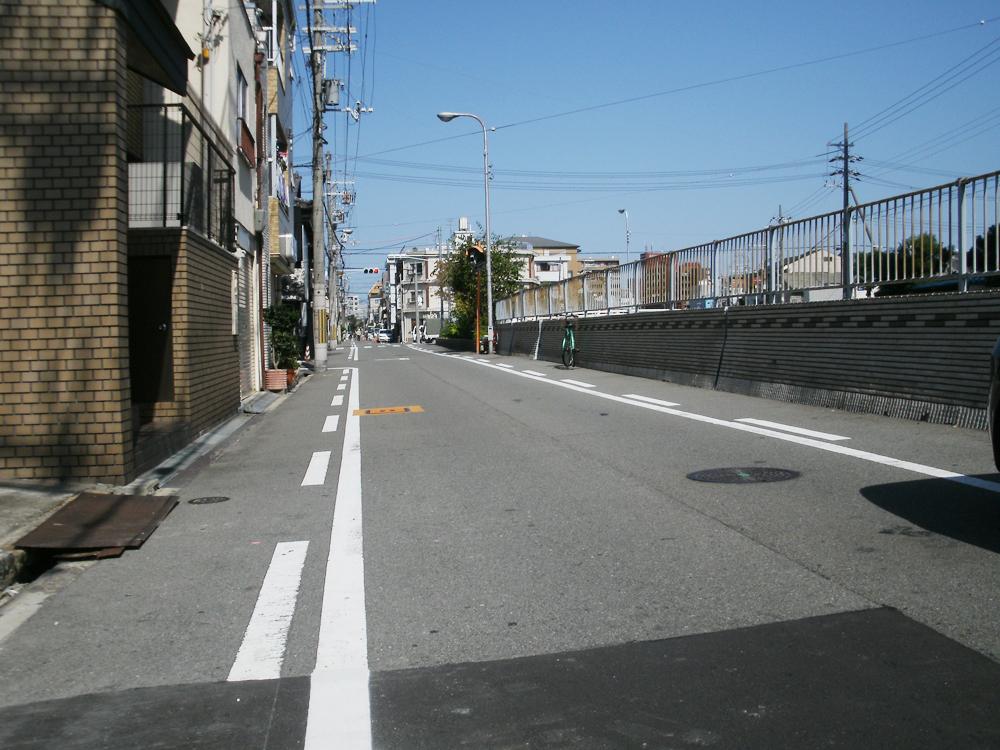 Local photos, including front road. Frontal road