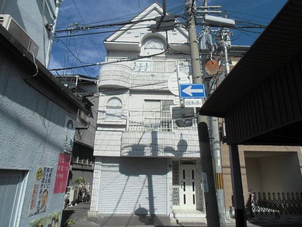 Local appearance photo. Convenient station walk 10 minutes to commute